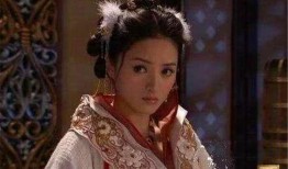 皇后穿越现世娱乐圈吃瓜,穿越皇后在现代娱乐圈的吃瓜日常