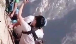 惊魂网友爆料视频大全集,视频大全集揭秘惊悚瞬间