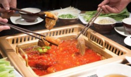 平城美食爆料事件视频,视频揭秘当地特色美食背后的故事